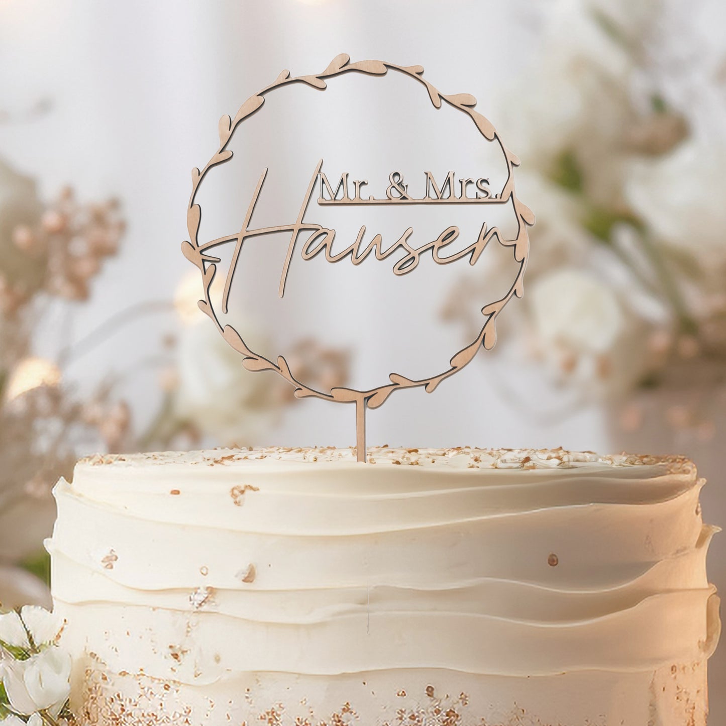 Personalisierter Mr. & Mrs. Cake Topper aus Holz – Filigraner Tortenstecker mit Namen und Blumenranke für Deine Hochzeit