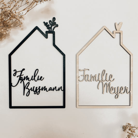 Türdeko Haus aus Holz mit individueller Personalisierung ideal als Geschenkidee zur Hochzeit oder Einweihung wahlweise mit Herz oder Blumen