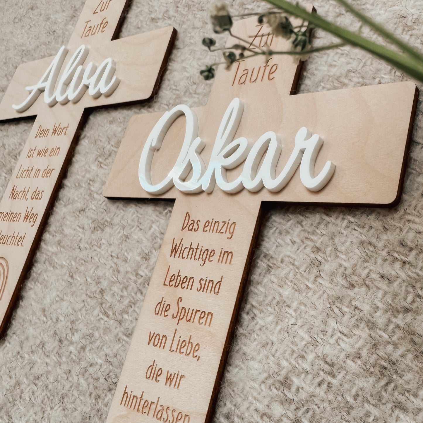 Personalisiertes Kreuz zur Taufe mit Name und Taufspruch aus Holz – Auch als Geschenk zur Kommunion und Konfirmation – Glückwünsche zur Taufe für das Enkelkind