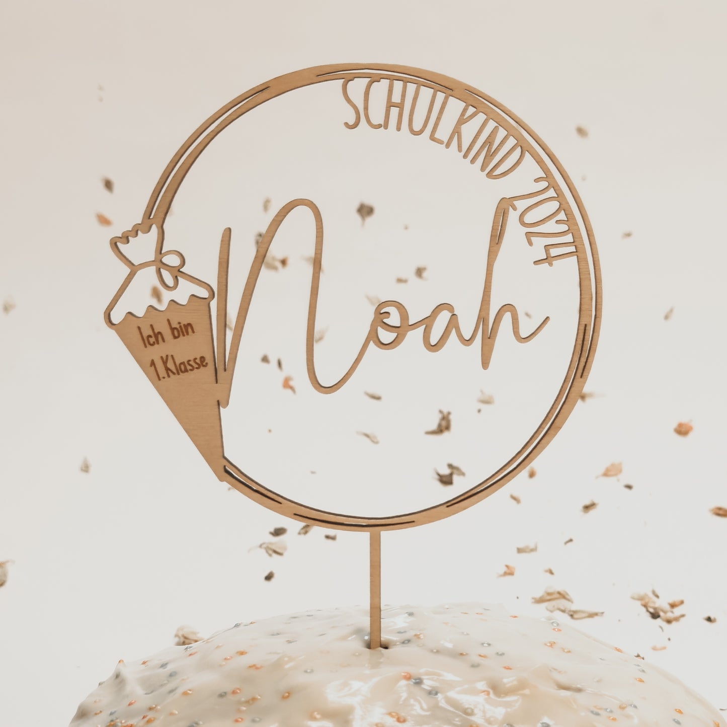 Einschulung Geschenkidee: Personalisierter Holz-Caketopper