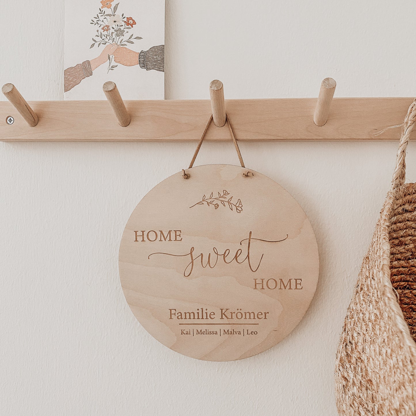 Familienschild aus Holz mit Home Sweet Home und Name personalisiert als ideales Geschenk zur Einweihung oder Hochzeit